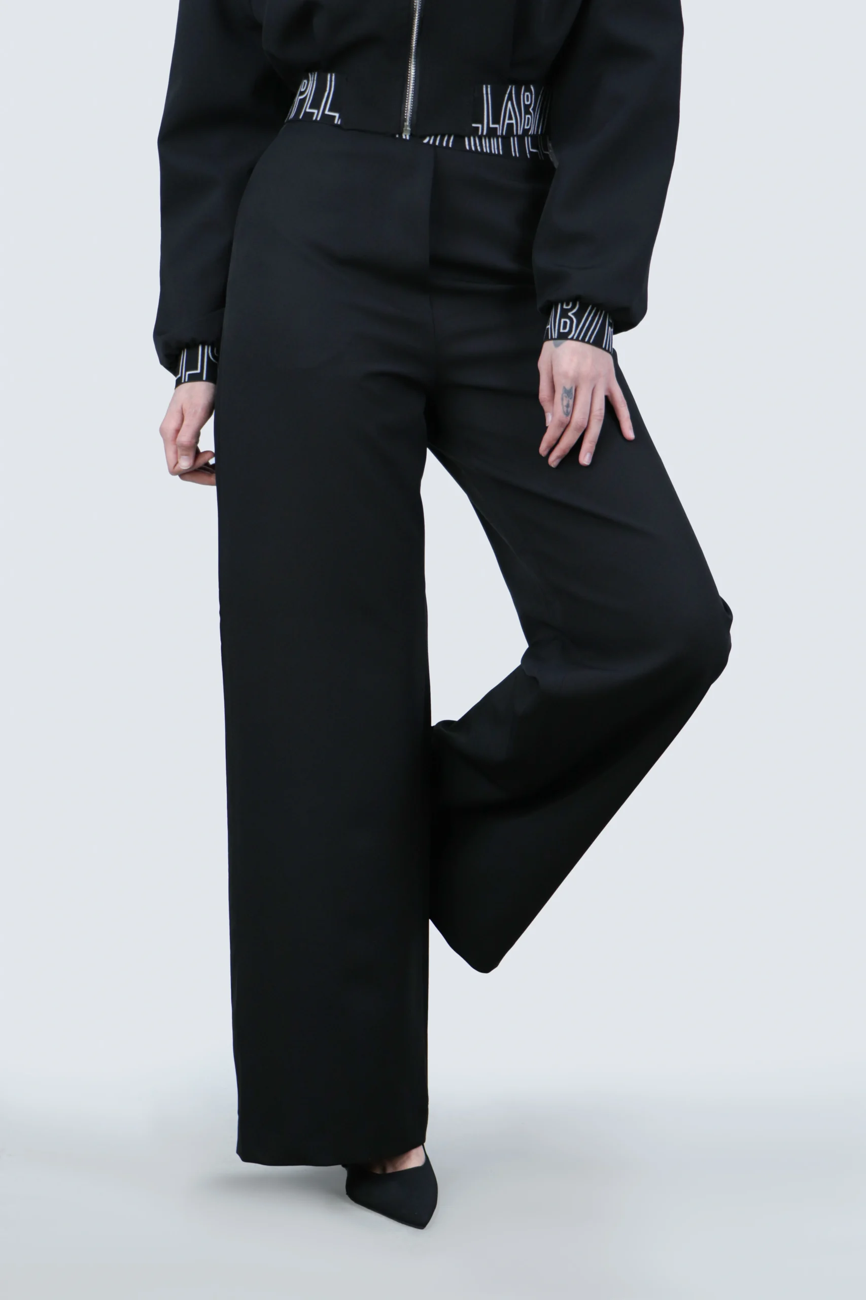 ست کراپ و شلوار حاشیه دار - Image 3