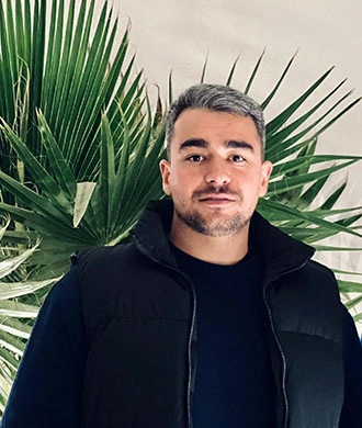 سامان ابری لواسانی، مدیر شعبه کرمان فروشگاه لباس کنی بوی