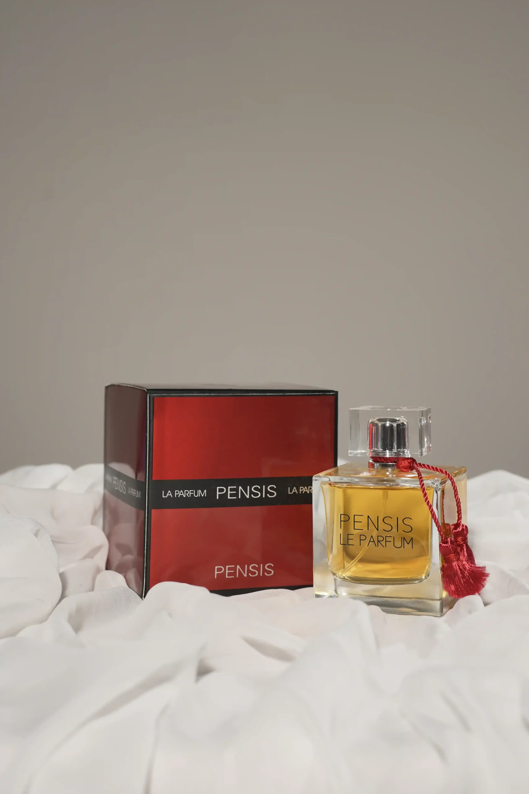 ادکلن لالیک قرمز 110